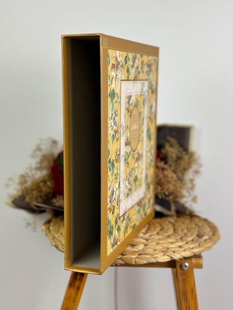 Rabsev 10x15cm 500 Fotoğraf Kapasiteli Kutulu Çiçek Desenli Lüks Ofset Fotoğraf Albümü (SARI)