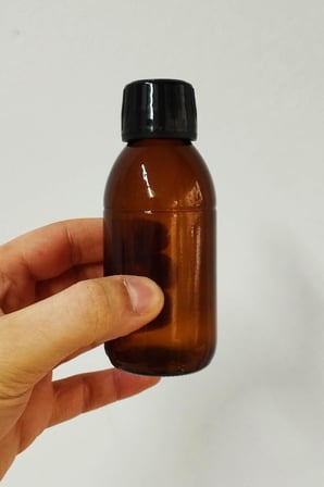 Amber Ecza Şişesi, 125 ml, Kahverengi Cam, Plastik Contalı Kilit Kapak, Hava ve Sıvı Sızdırmaz, 28mm Ağız Çaplı, Parfüm Demlemek İçin Uygun, 1 Adet (125 ml, Beyaz Kapak)