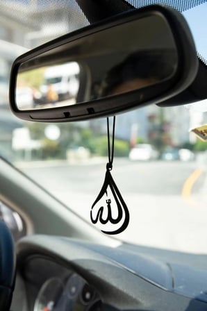 Araba Süsü Metal Allah Dikiz Aynası Süsü Hediyelik Eşya Oto Aksesuar