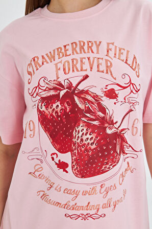 Strawberry Fields Forever Baskılı %100 Pamuk Kadın Oversize Siyah Tişört