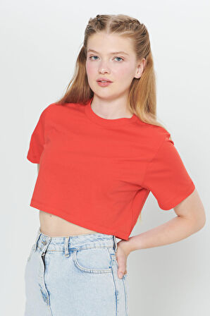 Standart Fit Normal Kesim %100 Pamuk Bisiklet Yaka Crop Tişört