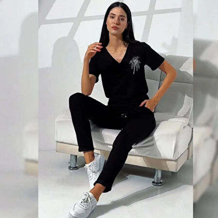 Siyah V Yaka Taş Detaylı Eşofman Takımı