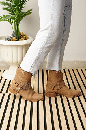Günlük Kadın Düz Süet Bot Oval Burunlu Toka Detaylı Tırtıklı Taban Kovboy Bot 281