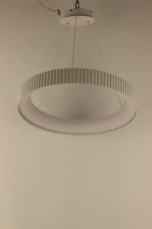Modern Beyaz Dairesel Halka Tasarım 3 Renk Ledli Şık Salon Sarkıt Avize