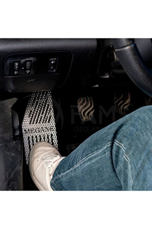 Renault Megane 4 Sedan 2016+ üzeri Uyumlu  Özel Desenli Krom Ayak Dinlendirme Pedalı Ayak dayama