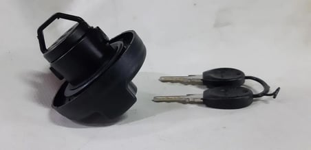 Cıtroen JUMPER Yakıt Mazot Depo Kapağı Anahtarlı Kilitli İç Depo Kapağı Anahtar ve Şifre içinde takılıdır Fiat DUCATO ve Peugeot  BOXSER aynıdır Kaliteli Yan Sanayidir