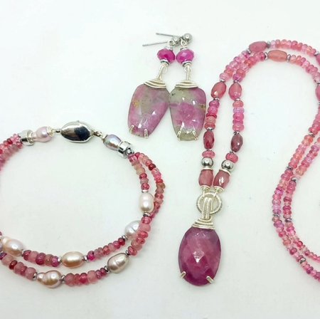 2846 Yakut Spinel Hematit el yapımı çelik aparatlı kolye