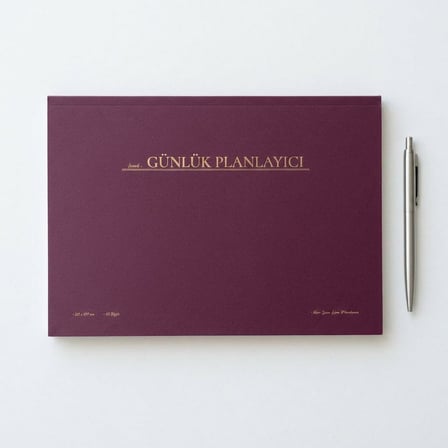 /Paperto. Tarihsiz Günlük Planlayıcı, 29,7 × 21 cm, 60 Yaprak, 110 gr Ivory Kağıt, Bordo Kapak, Günlük Plan Defteri (Türkçe)