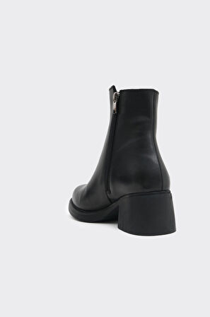 Günlük Hakiki Deri Fermuarlı Kadın Bot 