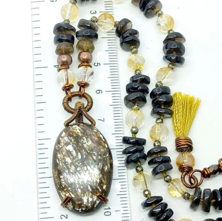 2849 Mica Biotite  Sitrin dumanlı Kuvars Pirit el yapımı düğümlü kolye