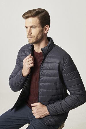 Erkek Lacivert Standart Fit Ultra Hafif Soğuk Geçirmez Casual Mont