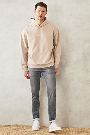 Erkek Bej Oversize Bol Kesim Kapüşonlu Yaka Baskılı Sweatshirt