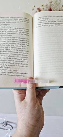 Şeffaf ve Pembe Glitter Reçine Kitap Ayracı, Plastik, Yüzük Tasarımlı, Renkli