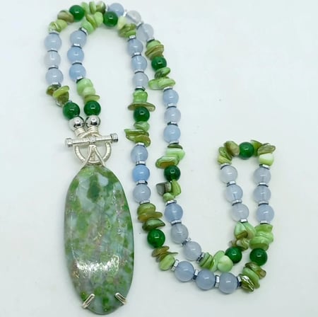 2863 Riyolit Akuamarin Fuchsite  Sedef Hematit el yapımı kolye