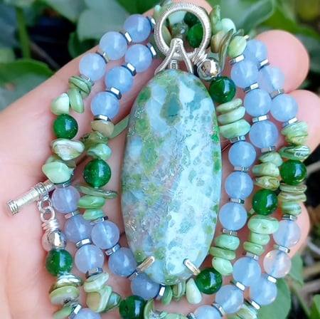 2863 Riyolit Akuamarin Fuchsite  Sedef Hematit el yapımı kolye
