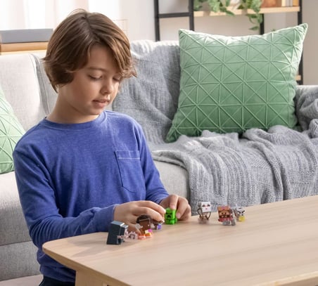 Mattel oyuncak seti ve 7 mini aksiyon figürü, Bir Filmi'nden ilham alan Mini Mode Çoklu Paket, Steve ve 3 özel karakter, JFM37