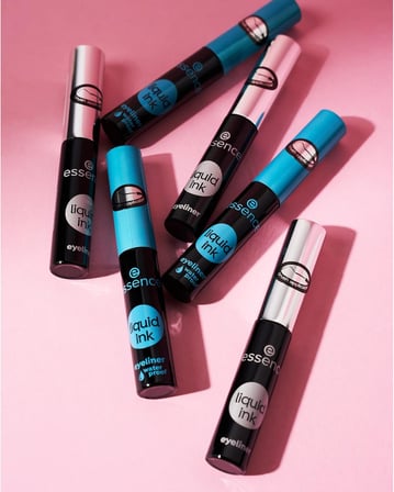 Essence Cosmetics Likit Eyeliner Suya Dayanıklı Siyah 01