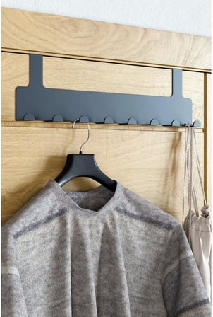 Metal Mat Siyah Kapı Arkası Askılık – 8 Kancalı Amerikan Tipi Organizer Askı, Banyo ve Oda Kapıları İçin Pratik Askılık, Delmeden Montajlı Kapı Arkası Askı (Siyah)