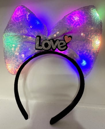 LED Işıklı Love Yazılı Mor Fiyonk Taç – Kız Çocuk Parti Tacı (2)