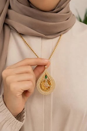 14 Ayar Osmanlı Tuğrası Sıra Taşlı Zümrüt Damla Altın Kolye