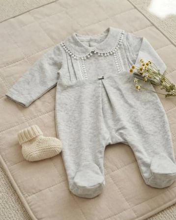 Gri̇ – Kız Bebek Yaka Fistolu Fitilli Gri Bebe Tulum Kışlık Rahat Tasarım