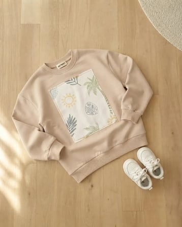Bej – Palmiye Desenli Erkek Çocuk Sütlü Kahve Sweatshirt Rahat Kalıp