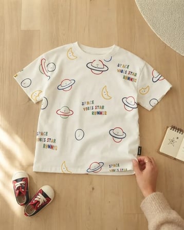 Erkek Çocuk Beyaz Uzay Desenli Rahat Kesim Tişört