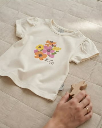 Ekru – Kız Bebek Açık Somon Likralı Süprem T-Shirt Çiçek Desenli