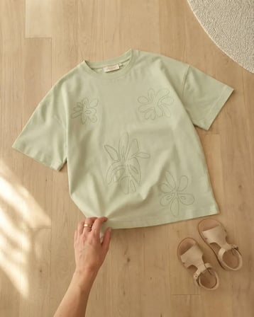 Çağla Yeşili – Erkek Çocuk Açık Yeşil Oversize Nakış Detaylı T-shirt Rahat Kalıp