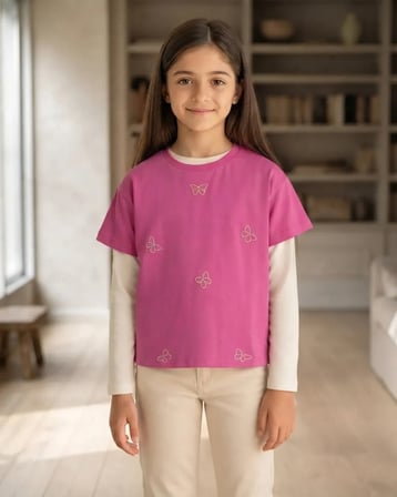 Fuşya – Kız Çocuk Pembe Kelebek Nakışlı Oversize Tişört Rahat Kalıp
