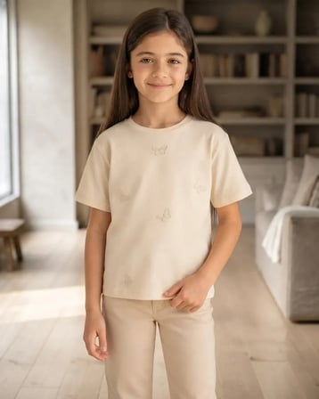 Kız Çocuk Ekru Renkli Nakış Detaylı Suprem T-Shirt