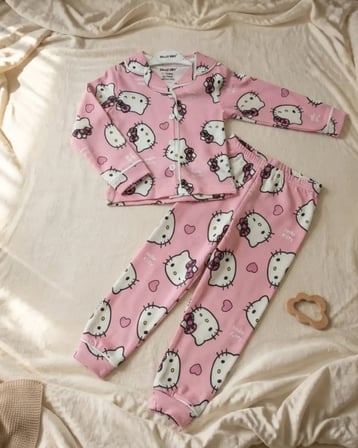 Kız Çocuk Hello Kitty Baskılı Uzun Kollu Pijama Takımı – Pembe · 2 Parça