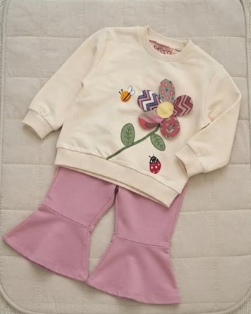 Kız Bebek 3D Çiçek Aplikeli Sweatshirt ve İspanyol Paça Pantolon