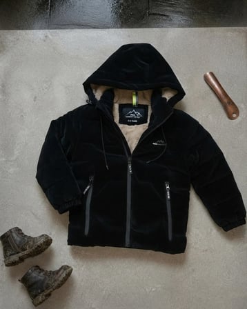 Erkek Çocuk Siyah Kapüşonlu Cepli Fermuarlı Şişme Mont Kışlık