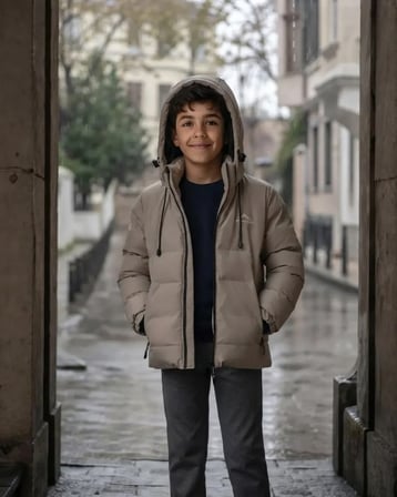 Erkek Çocuk Kahverengi Kapüşonlu Fermuarlı Şişme Mont Kışlık Tasarım