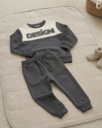 Design Baskılı Füme Erkek Çocuk Takım Modeli