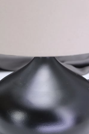 vizon renk kumaş başlıklı elips masa abajuru