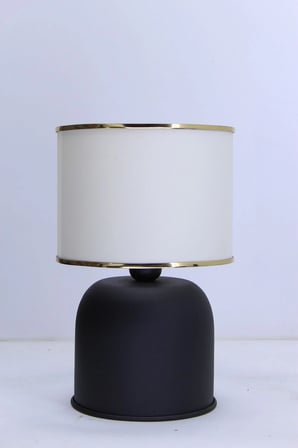 decoratif masa lambası kumaş başlık metal ayak