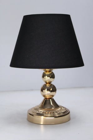 ORTANCA MASA ABAJURU GECE LAMBASI