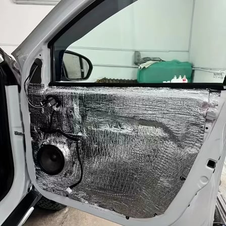 Araç Oto Kaput Kapı Taban Davlumbaz Ses Yalıtım Malzemesi 6mm Alm. Folyolu Kauçuk 50cmx100cm 5adet