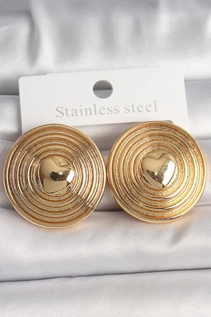 Pirinç Gold Renk Kalp İşlemeli Daire Plaka Model Kadın Küpe TJ-BKP10155