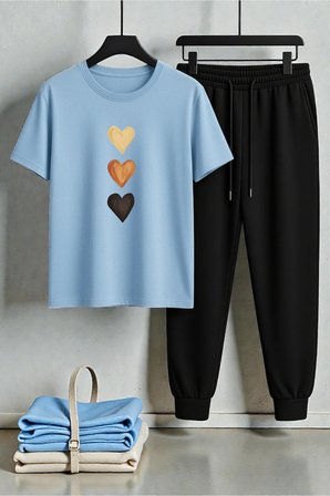 Unisex Sıralı Kalpler Tasarım Baskılı Tişört - 2'li Eşofman Takımı