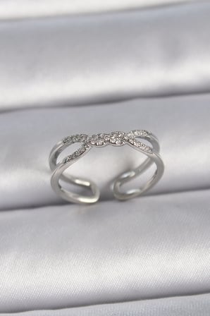 Pirinç Gümüş Renk Ayarlanabilir Zirkon Taşlı Sarmal Model Kadın Yüzük TJ-BYK3401