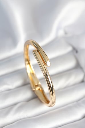 Pirinç Gold Renk Kadın Kelepçe Bileklik - TJ-BB7975