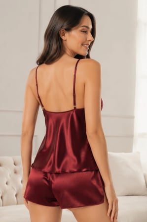 Loule Kadın Bordo Saten İnce Askılı Şortlu 2'li Pijama Takımı – Şık Ev Giyim