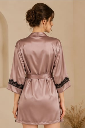Loule Kadın Vizon Dantel Detaylı Saten Sabahlıklı Şortlu 3'lü Pijama Takımı