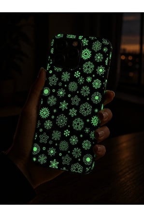 Fosforlu Gece Kar Taneleri — Tüm Telefonlara Uyumlu Kaplama | Sipariş Sonrası Marka ve Modelinizi İletiniz