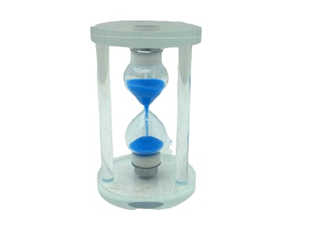 KÜÇÜK CAM KUM SAATİ CAM STANDLI 5 DAKİKA ZAMANLI = ÇAP: 5.8CM-YÜKSEKLİK: 9.8CM (2)