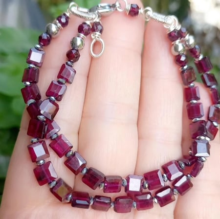 2909 Hindistan el kesimi Garnet(Lal) Hematit el yapımı iki sıralı çelik aparatlı bileklik