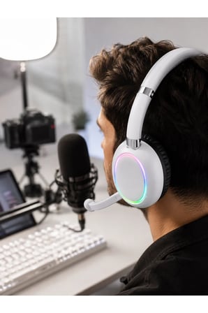 Beyaz Bluetooth 5.0 Mikrofonlu Kablosuz Kulak Üstü Kulaklık RGB Işıklı Type-C Şarjlı